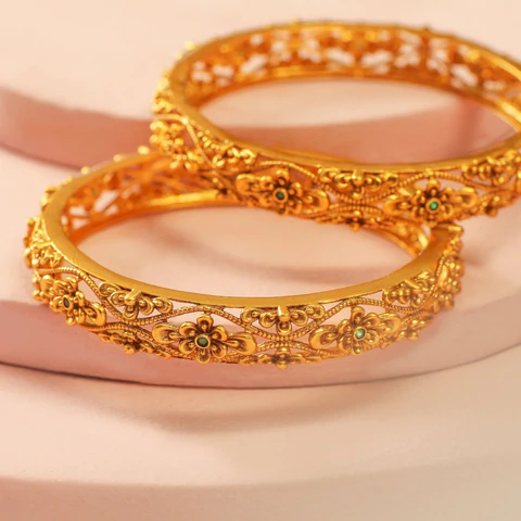How to Choose the Designer Bangles for the Big Wedding Day